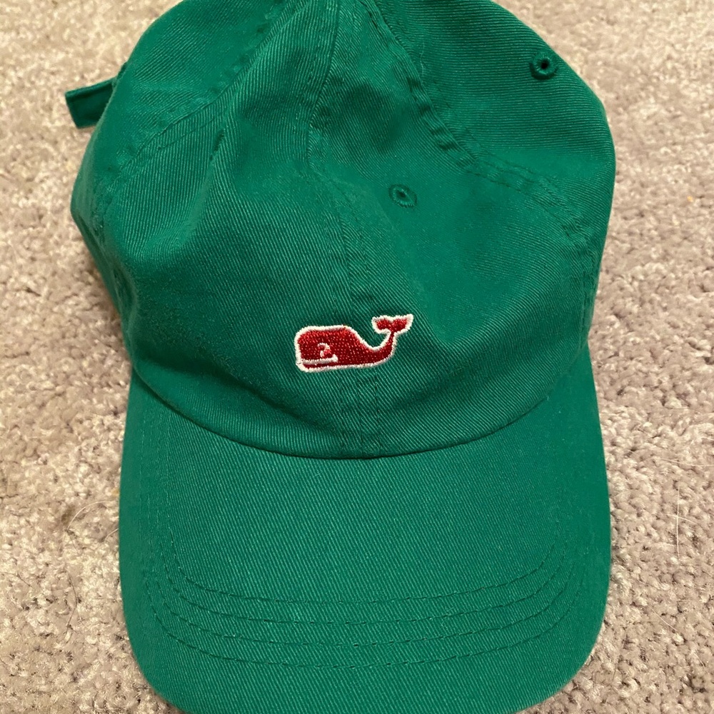 Vineyard vines Christmas hat
